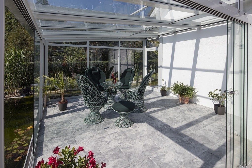 Les multiples applications de l'aluminium dans le design d'intérieur